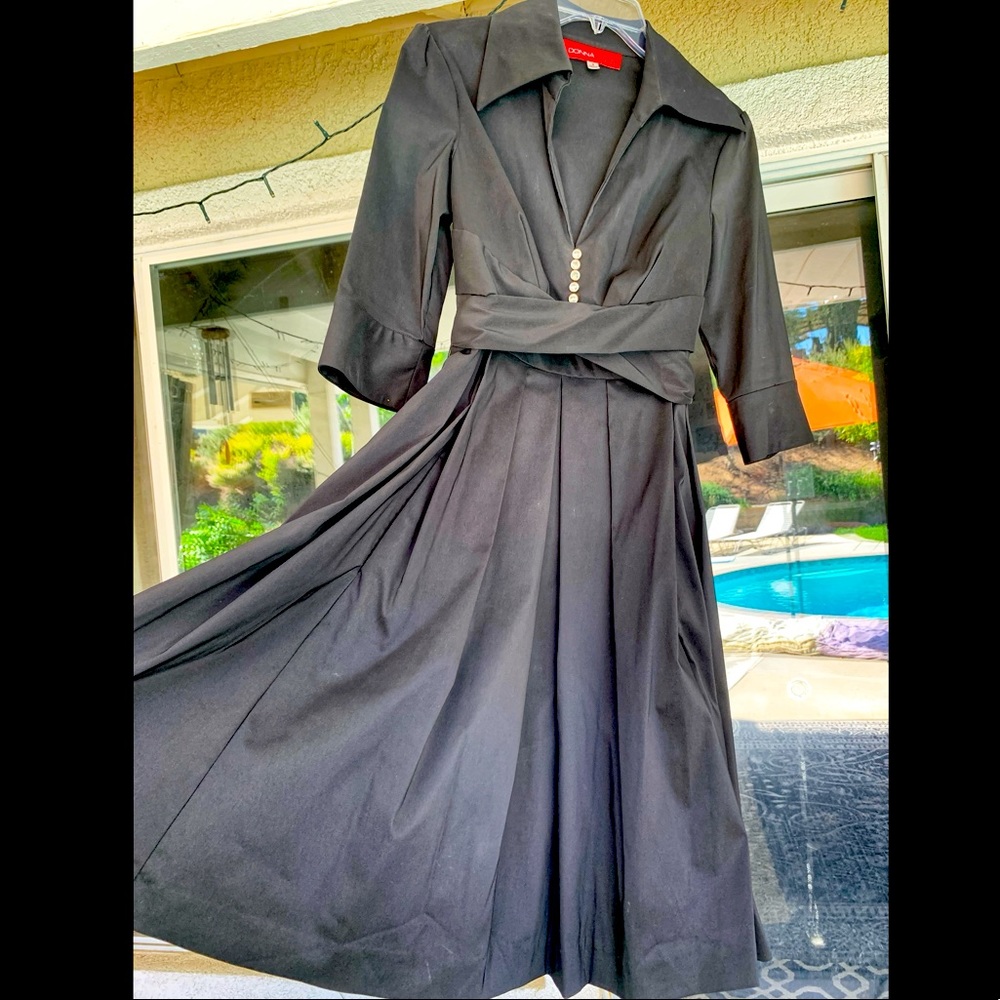 Donna Ricco black midi dress
